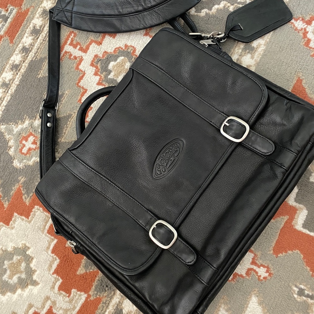 Canyon Outback Leather Laptop Briefcase